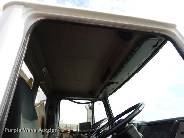 image for item EC9003 2004 Freightliner FL80 refuse truck