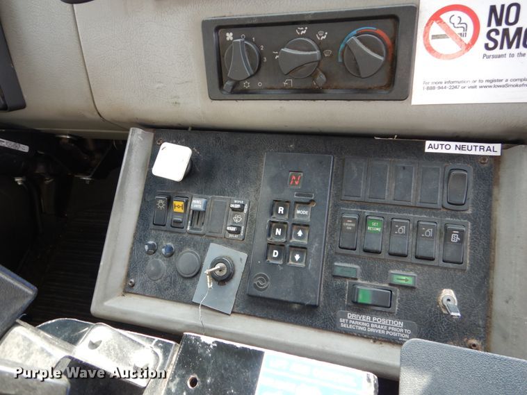 image for item EC9003 2004 Freightliner FL80 refuse truck