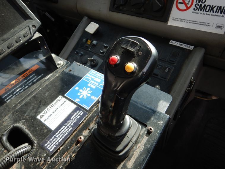 image for item EC9003 2004 Freightliner FL80 refuse truck