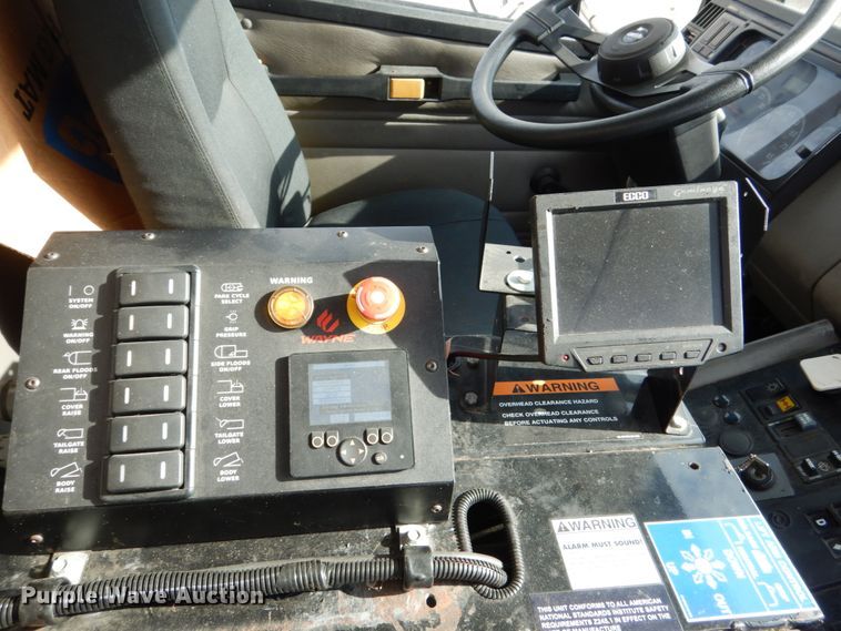 image for item EC9003 2004 Freightliner FL80 refuse truck