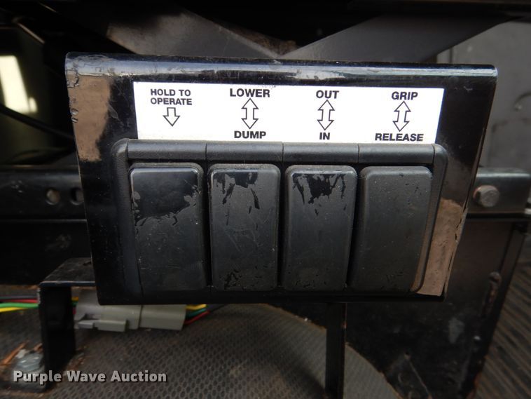 image for item EC9003 2004 Freightliner FL80 refuse truck