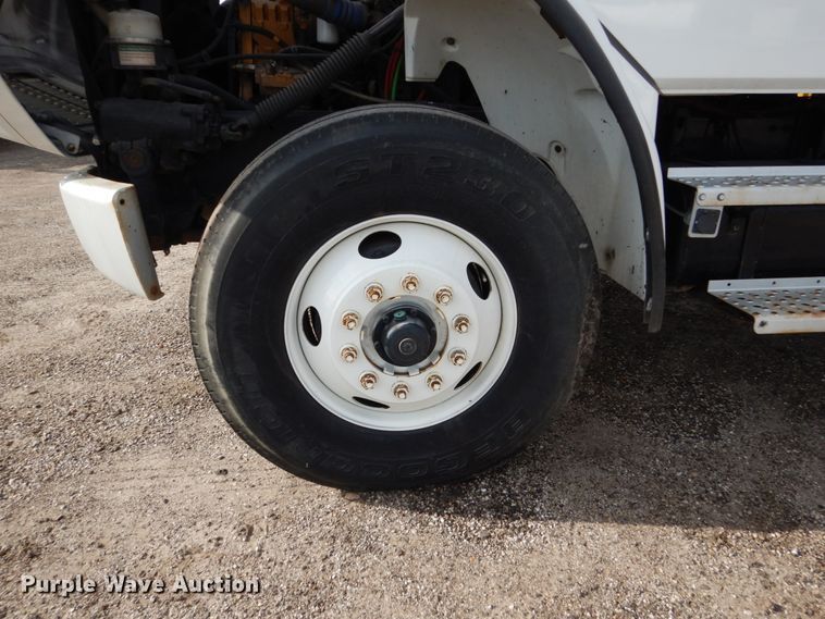 image for item EC9003 2004 Freightliner FL80 refuse truck