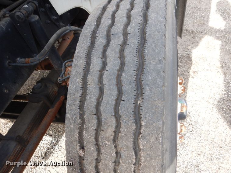 image for item EC9003 2004 Freightliner FL80 refuse truck