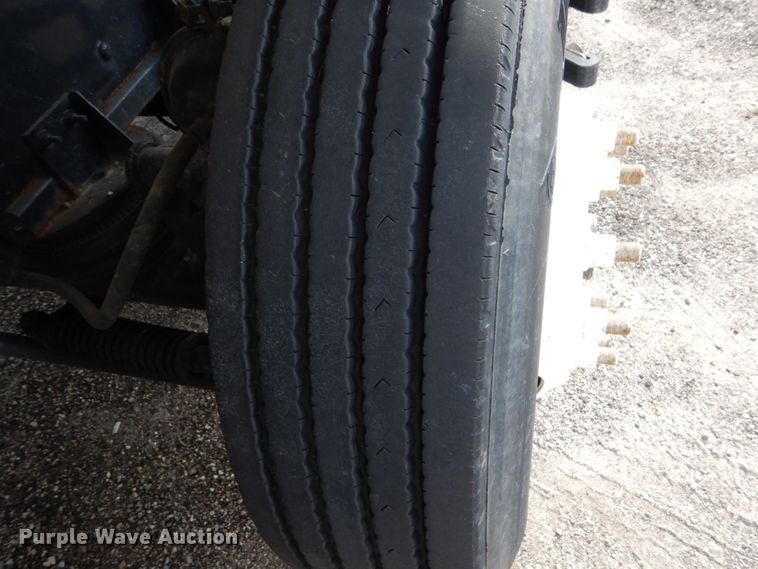 image for item EC9003 2004 Freightliner FL80 refuse truck