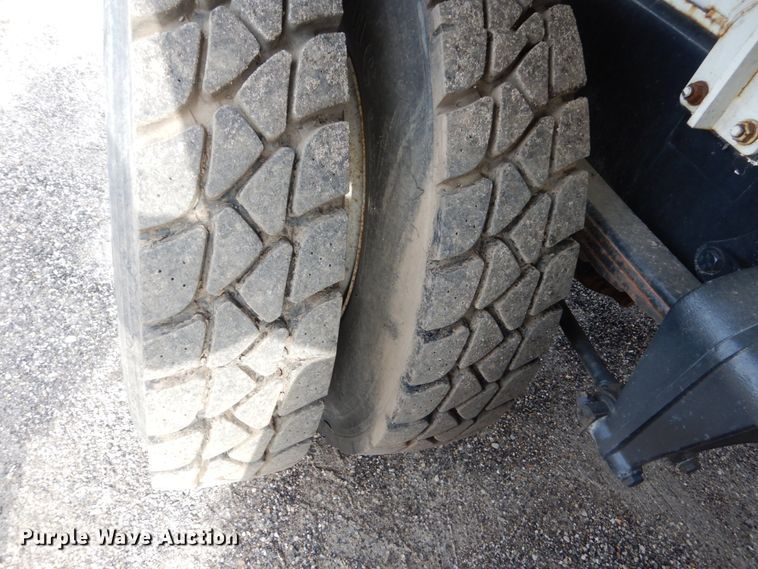 image for item EC9003 2004 Freightliner FL80 refuse truck