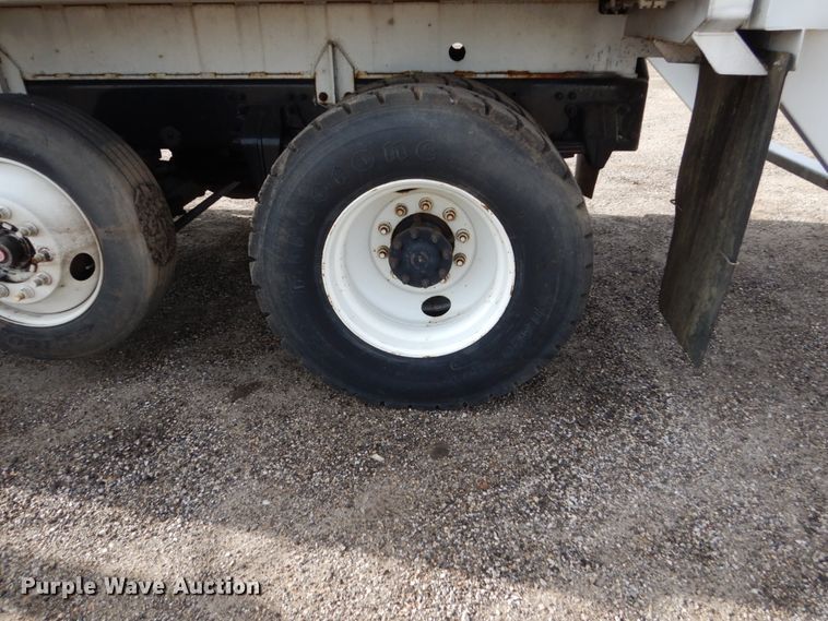 image for item EC9003 2004 Freightliner FL80 refuse truck