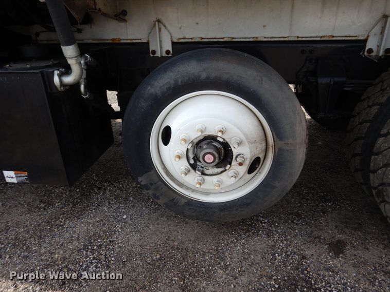 image for item EC9003 2004 Freightliner FL80 refuse truck