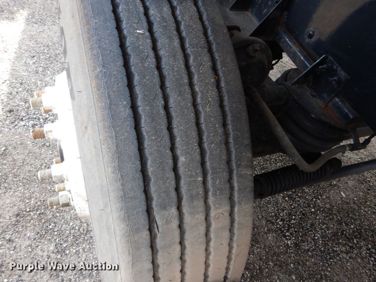 image for item EC9003 2004 Freightliner FL80 refuse truck