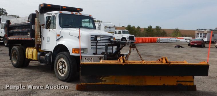image for item EC9004 1992 International 4900 dump truck