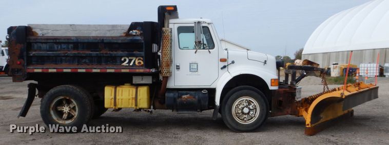 image for item EC9004 1992 International 4900 dump truck