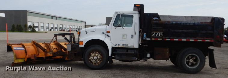 image for item EC9004 1992 International 4900 dump truck