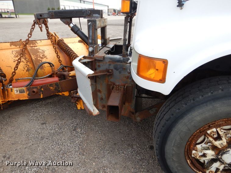 image for item EC9004 1992 International 4900 dump truck