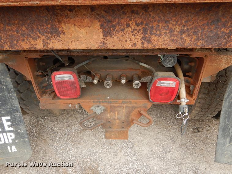 image for item EC9004 1992 International 4900 dump truck