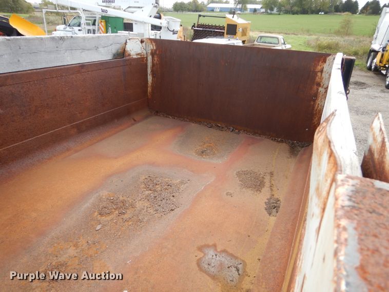 image for item EC9004 1992 International 4900 dump truck