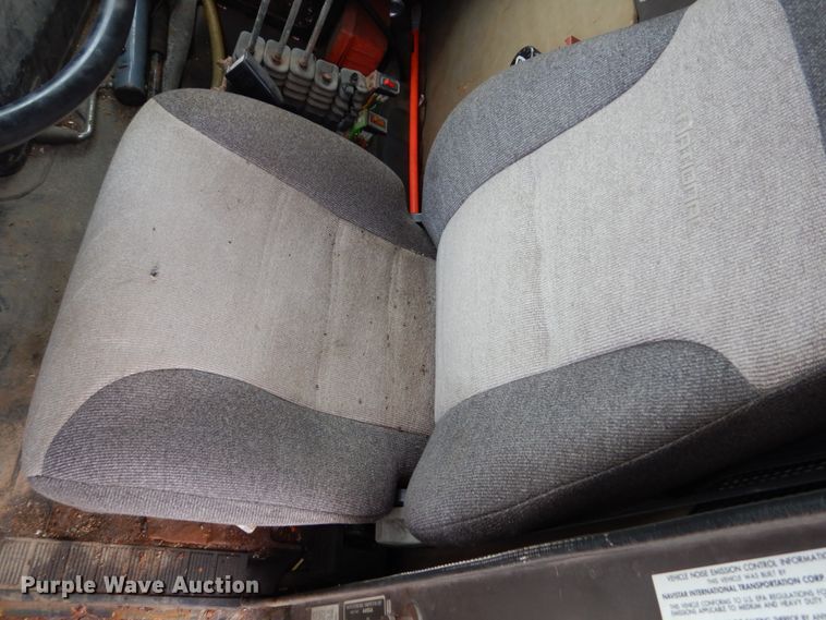 image for item EC9004 1992 International 4900 dump truck