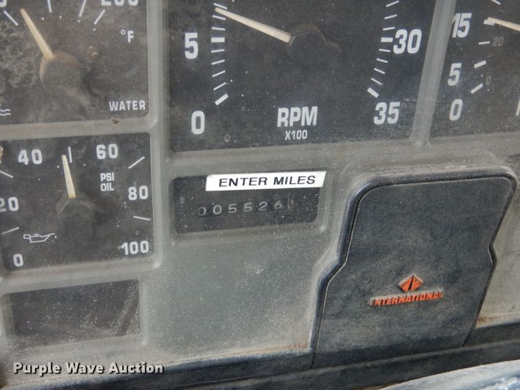 image for item EC9004 1992 International 4900 dump truck