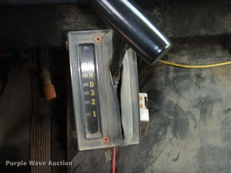 image for item EC9004 1992 International 4900 dump truck