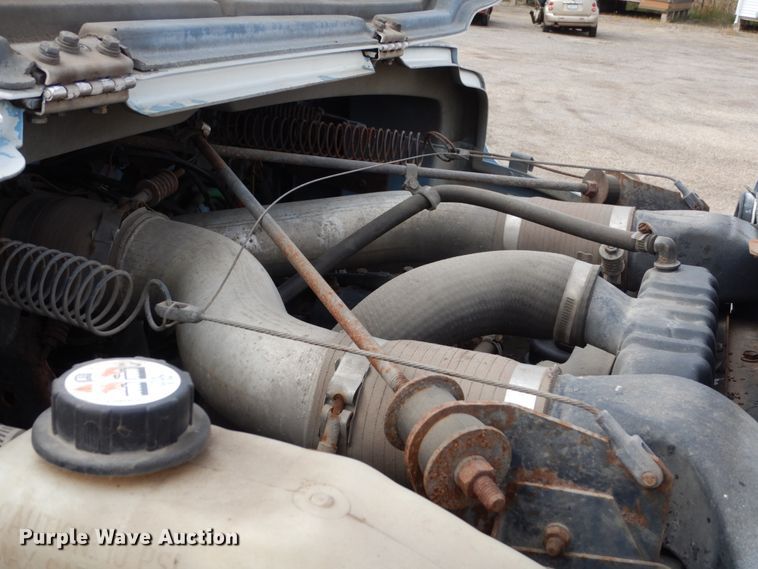 image for item EC9004 1992 International 4900 dump truck