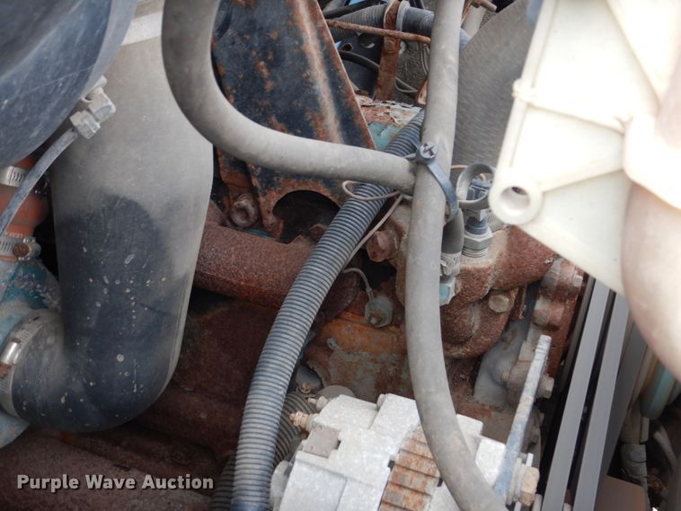 image for item EC9004 1992 International 4900 dump truck