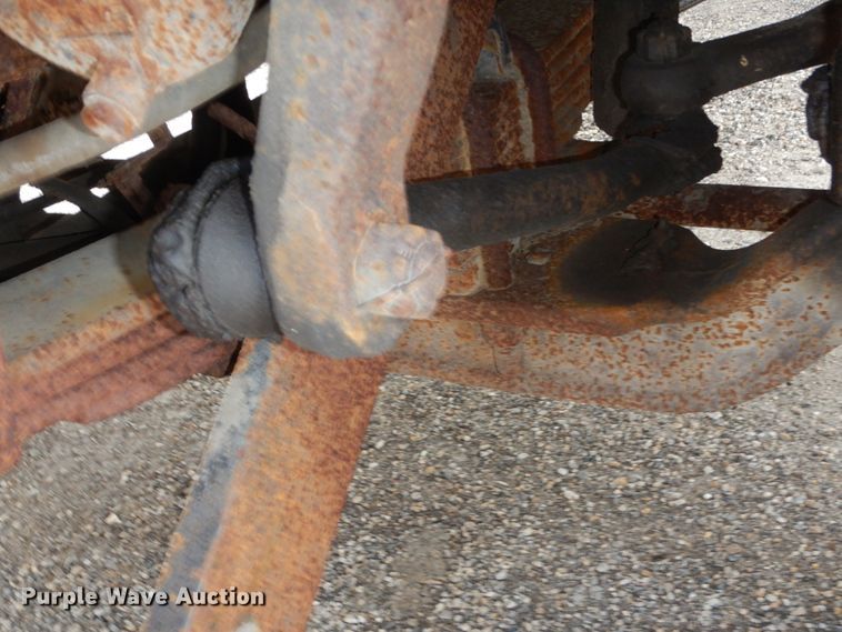 image for item EC9004 1992 International 4900 dump truck