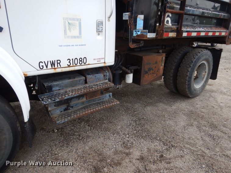 image for item EC9004 1992 International 4900 dump truck