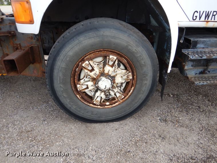 image for item EC9004 1992 International 4900 dump truck