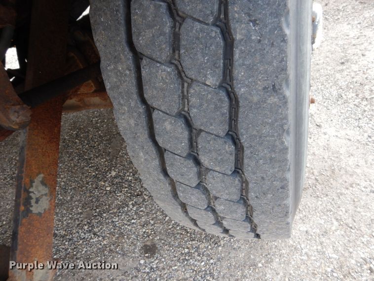 image for item EC9004 1992 International 4900 dump truck