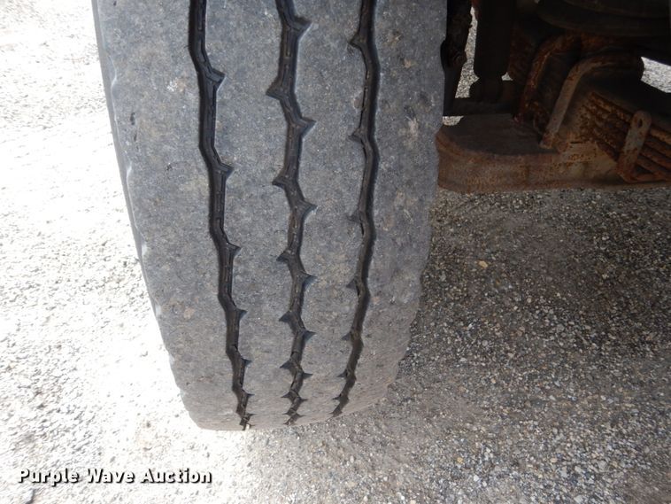 image for item EC9004 1992 International 4900 dump truck