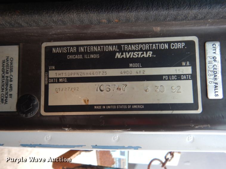 image for item EC9004 1992 International 4900 dump truck