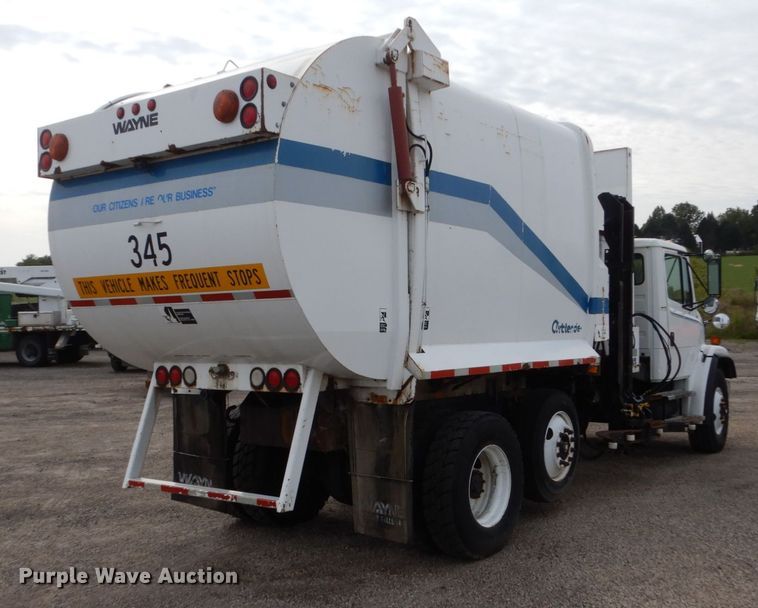 image for item EC9005 2001 Freightliner FL80 refuse truck