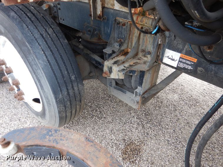 image for item EC9005 2001 Freightliner FL80 refuse truck