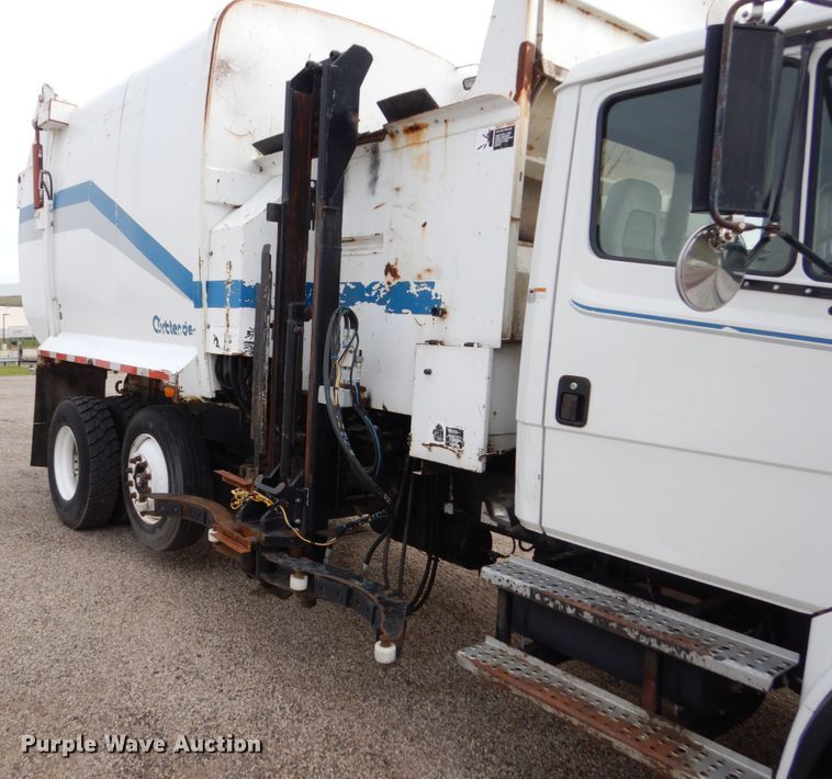 image for item EC9005 2001 Freightliner FL80 refuse truck