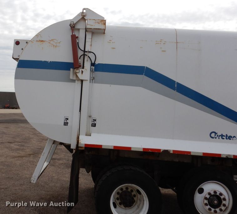 image for item EC9005 2001 Freightliner FL80 refuse truck