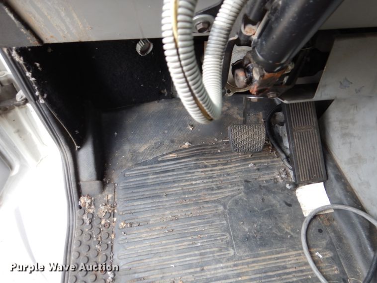 image for item EC9005 2001 Freightliner FL80 refuse truck