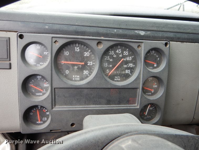 image for item EC9005 2001 Freightliner FL80 refuse truck