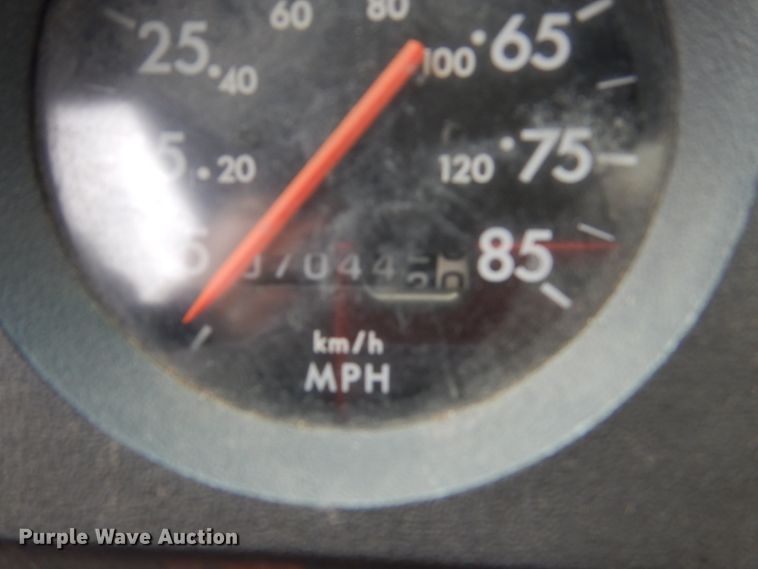 image for item EC9005 2001 Freightliner FL80 refuse truck