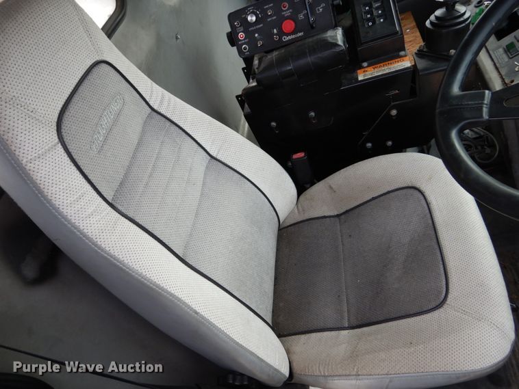 image for item EC9005 2001 Freightliner FL80 refuse truck