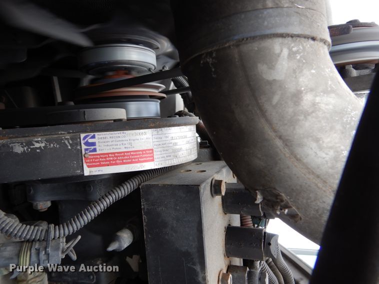 image for item EC9005 2001 Freightliner FL80 refuse truck