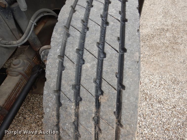 image for item EC9005 2001 Freightliner FL80 refuse truck