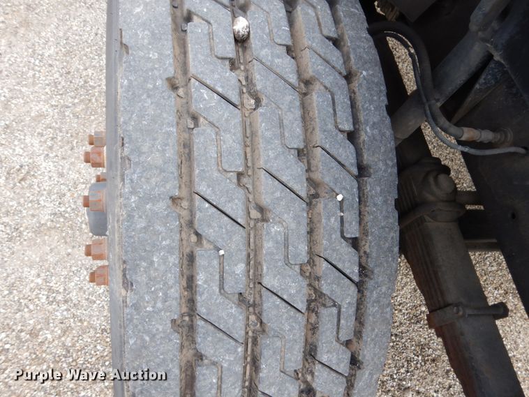 image for item EC9005 2001 Freightliner FL80 refuse truck