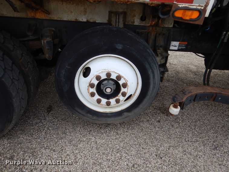 image for item EC9005 2001 Freightliner FL80 refuse truck