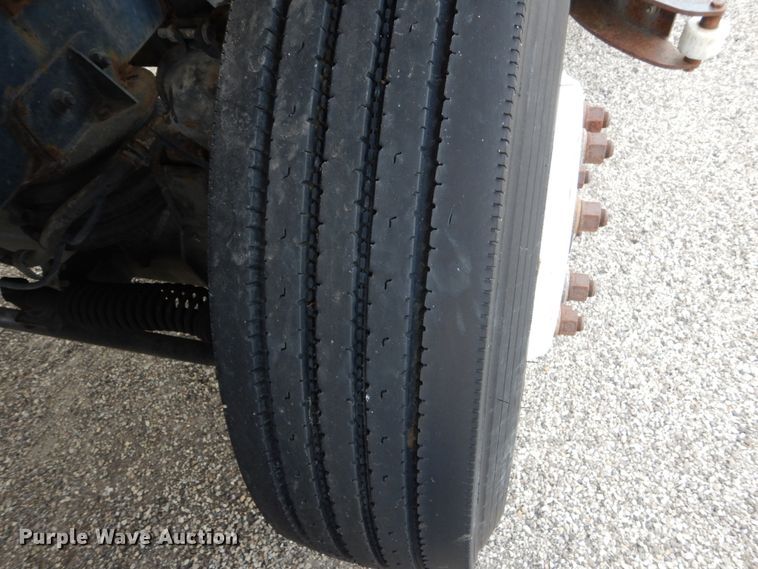 image for item EC9005 2001 Freightliner FL80 refuse truck