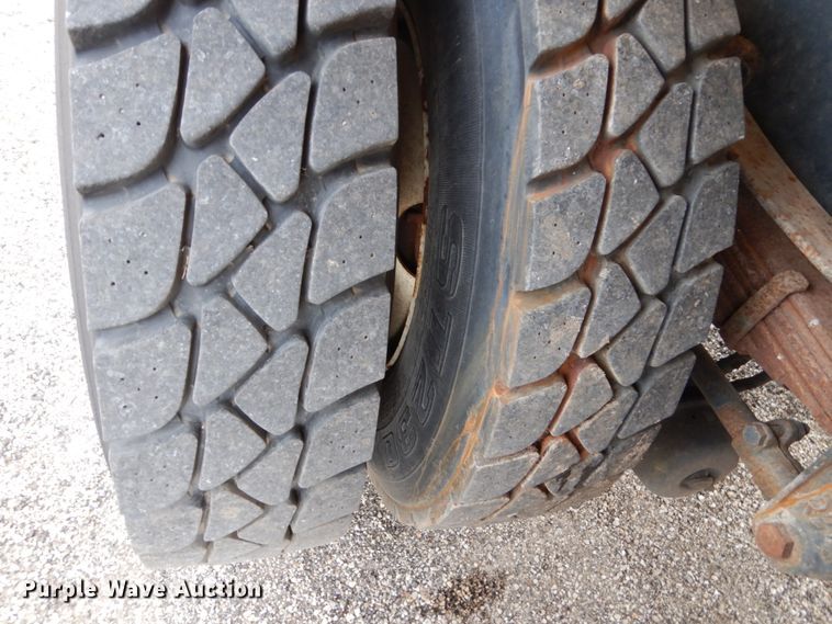 image for item EC9005 2001 Freightliner FL80 refuse truck