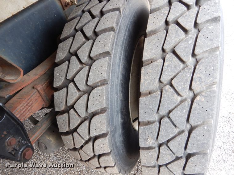 image for item EC9005 2001 Freightliner FL80 refuse truck