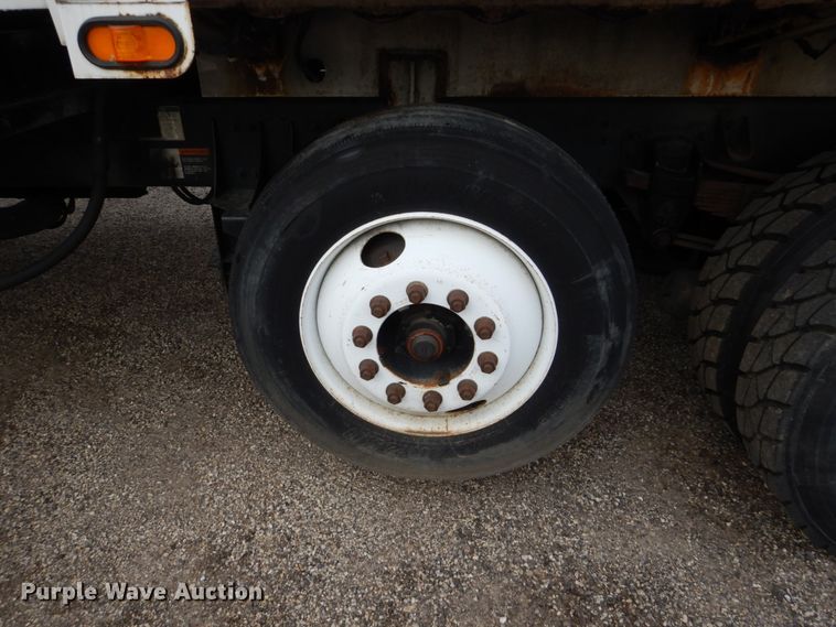 image for item EC9005 2001 Freightliner FL80 refuse truck