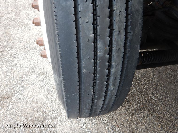 image for item EC9005 2001 Freightliner FL80 refuse truck