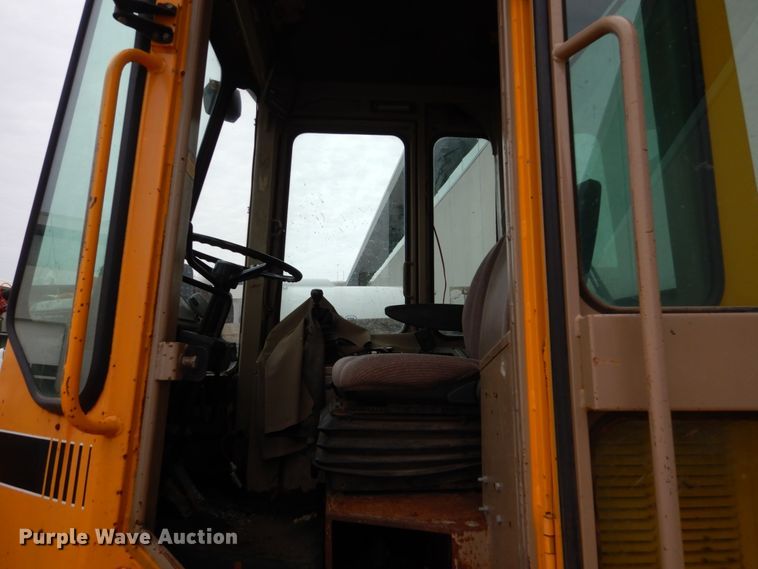 image for item EC9006 1988 John Deere 544E wheel loader