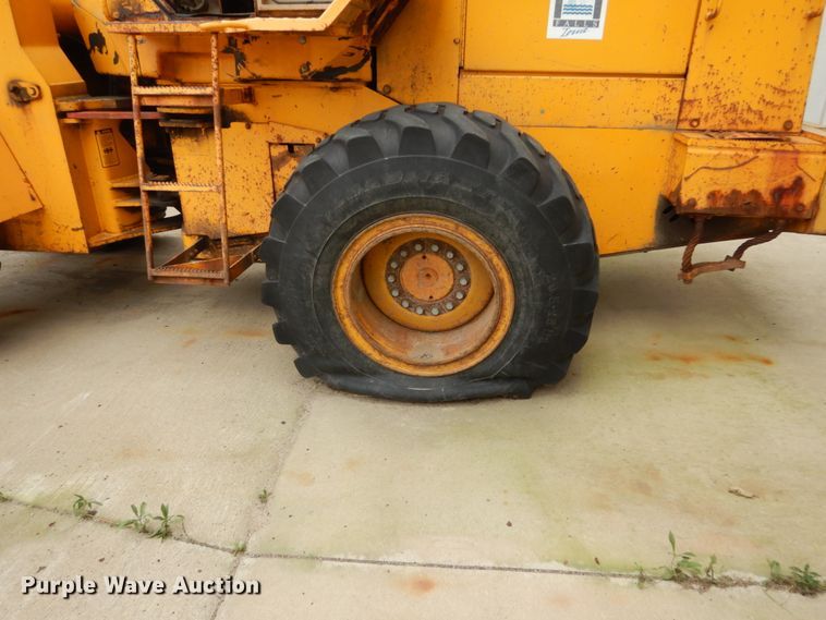 image for item EC9006 1988 John Deere 544E wheel loader