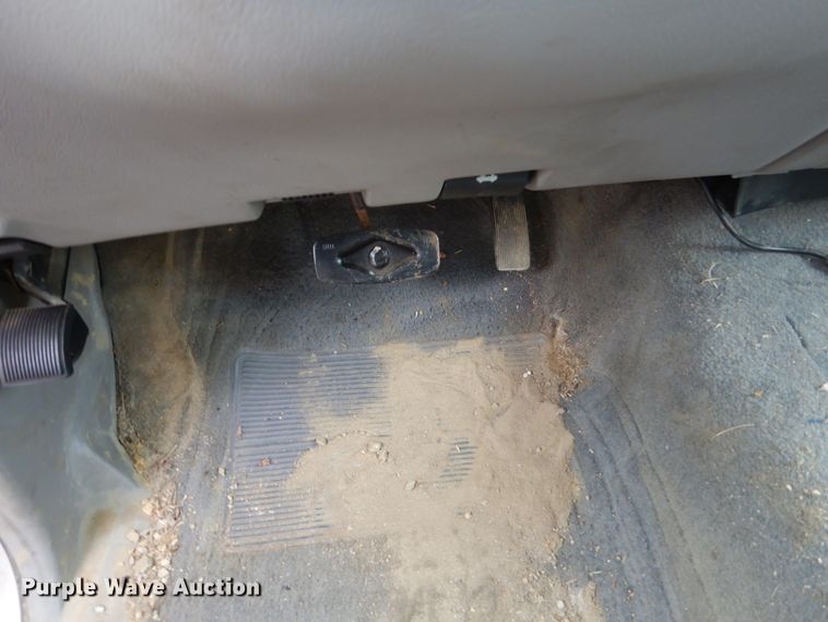 image for item EC9007 2000 Ford Explorer SUV