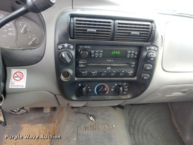 image for item EC9007 2000 Ford Explorer SUV